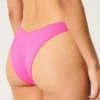 Braguita de bikini atrevida con cintura en V y pierna alta acanalada