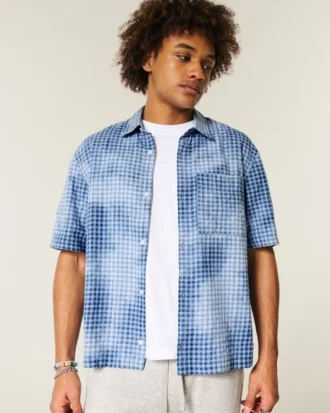 Camisa de manga corta con bolsillos y corte cuadrado
