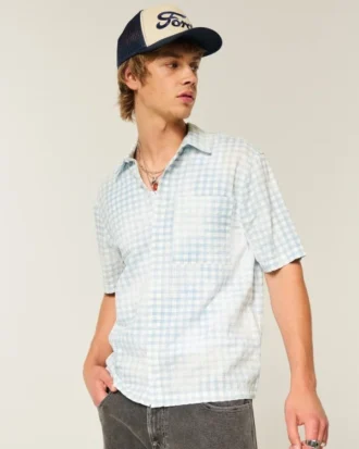 Camisa de manga corta con bolsillos y corte cuadrado