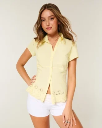Camisa de manga corta elástica de popelín bordada