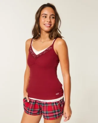 Camiseta con encaje y capas Holiday Vault Release