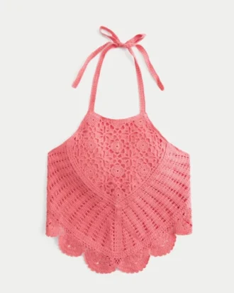 Camiseta de croché con cuello alto y espalda abierta
