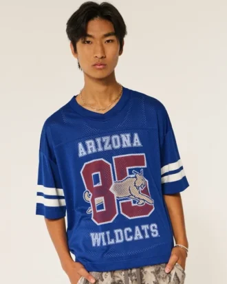 Camiseta de fútbol americano con gráfico de los Wildcats de la Universidad de Arizona