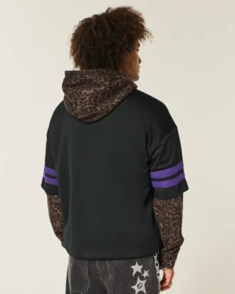 Camiseta de fútbol con gráfico de los Huskies de la Universidad de Washington