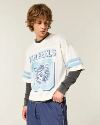 Camiseta de fútbol con gráfico de los Tar Heels de la Universidad de Carolina del Norte en Chapel Hill