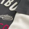 Camiseta gráfica de manga larga con logo en capas