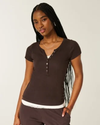 Camiseta Henley Y2K de manga corta