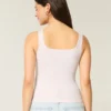 Camiseta sin costuras con cuello cuadrado y tejido acanalado Camiseta sin costuras con cuello cuadrado y tejido acanalado