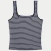 Camiseta sin costuras con cuello cuadrado y tejido acanalado Camiseta sin costuras con cuello cuadrado y tejido acanalado