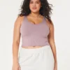 Camiseta sin costuras con cuello en V y tejido acanalado