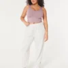 Camiseta sin costuras con cuello en V y tejido acanalado
