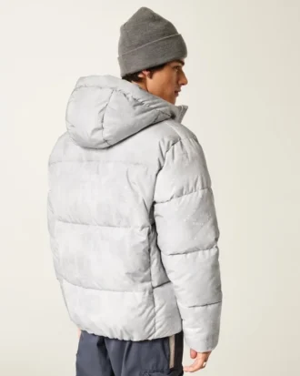 Chaqueta acolchada con capucha y forro de piel sintética