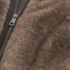 Chaqueta con capucha de piel sintética