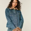 Chaqueta vaquera con ribete de pelo sintético