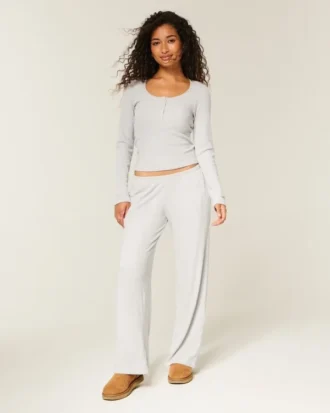 Conjunto de camiseta Henley de canalé y pantalones anchos Always Cozy