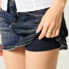 Falda pantalón mini vaquera de talle bajo