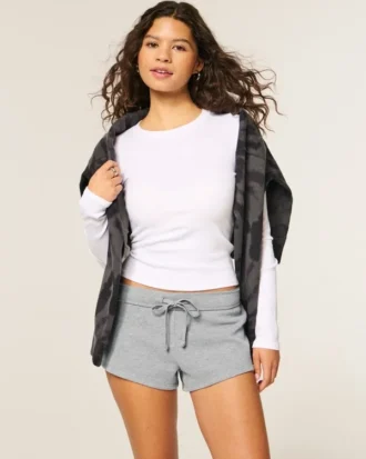 Mini pantalones cortos de felpa