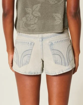 Mini shorts vaqueros de talle bajo y lavado claro