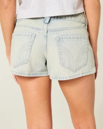 Mini shorts vaqueros de talle bajo y lavado claro