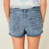 Mini shorts vaqueros de talle bajo y lavado medio desgastado