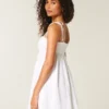 Mini vestido babydoll con tirantes anudados