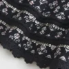 Minifalda con encaje en el dobladillo