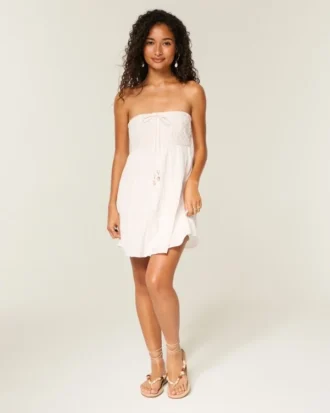 Minivestido babydoll con corpiño sin tirantes estilo croché