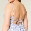 Minivestido babydoll con cuello en V y volantes