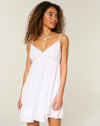 Minivestido babydoll con ribete de cuerda