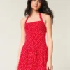 Minivestido con cintura baja y cuello halter