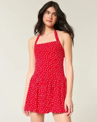 Minivestido con cintura baja y cuello halter