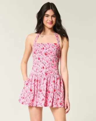 Minivestido con cintura baja y cuello halter