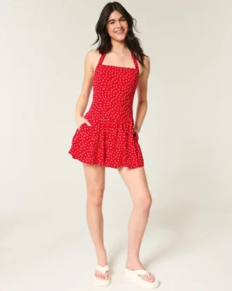 Minivestido con cintura baja y cuello halter