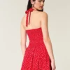 Minivestido con cintura baja y cuello halter