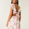 Minivestido con mangas acampanadas y cintura en V
