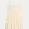Minivestido con ribete de encaje