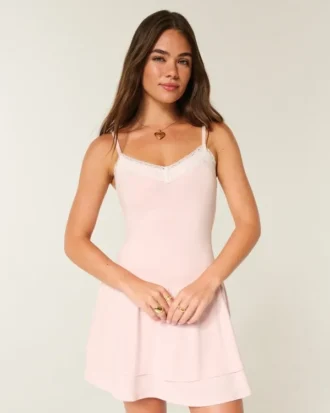 Minivestido de punto con volantes