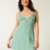 Minivestido lencero con detalles de encaje