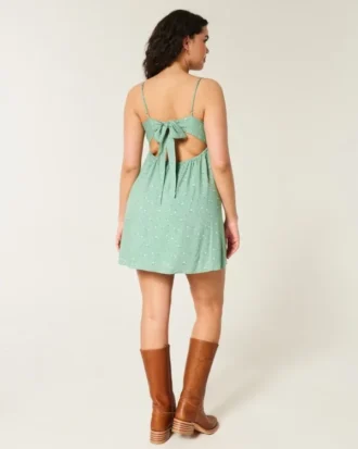 Minivestido lencero con detalles de encaje