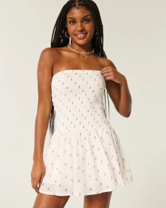Minivestido sin tirantes con corpiño fruncido