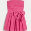 Minivestido sin tirantes con lazo