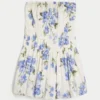 Minivestido sin tirantes con volantes