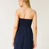 Minivestido sin tirantes estilo crochet