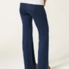 Pantalones acampanados con cintura cruzada de punto Always Cozy Pantalones acampanados con cintura cruzada de punto Always Cozy