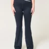 Pantalones acampanados con ribetes Active Recharge de Gilly Hicks