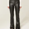 Pantalones bootcut de cintura baja en piel sintética