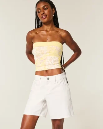Pantalones cortos blancos holgados con cintura ajustable y talle bajo