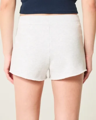 Pantalones cortos de felpa con gráfico numérico