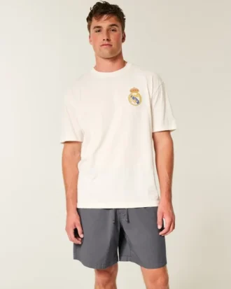 Pantalones cortos de sarga por encima de la rodilla