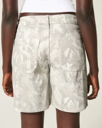 Pantalones cortos holgados de camuflaje de talle bajo